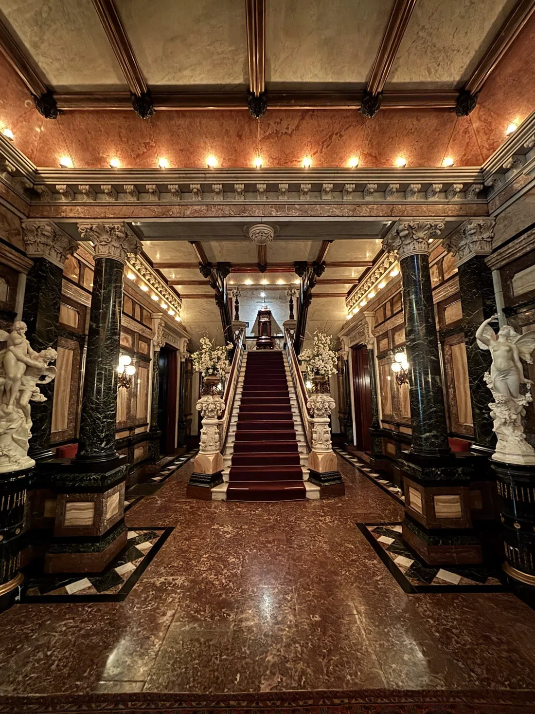 Richard H. Driehaus Museum, Chicago