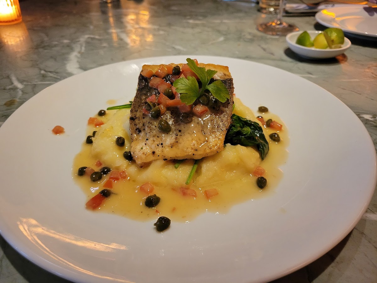 Lure Fishbar — photo 4