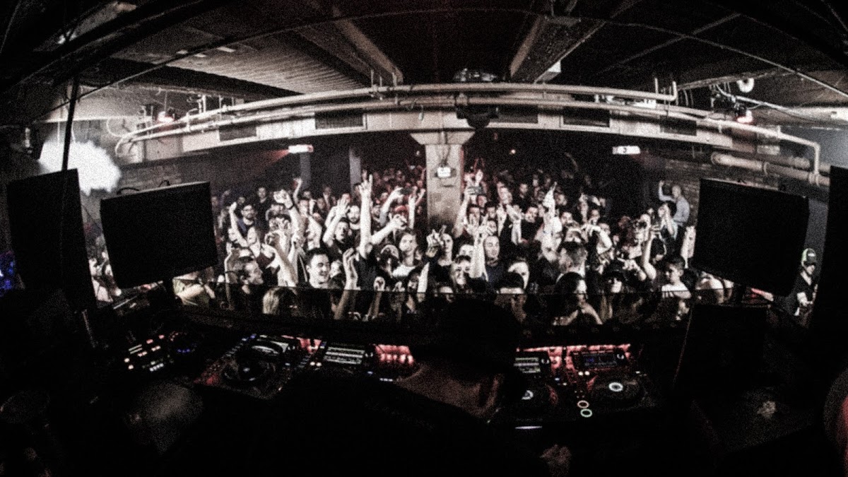Spybar, Chicago