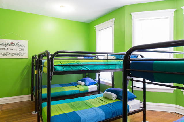 Wrigley Hostel, Chicago