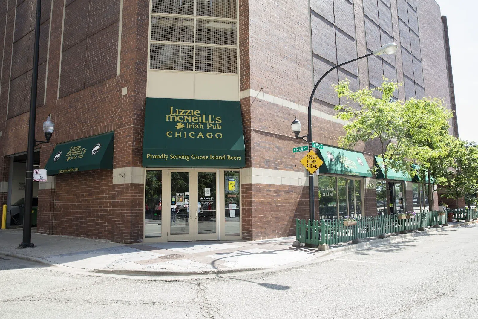 Lizzie McNeill's Irish Pub, Chicago