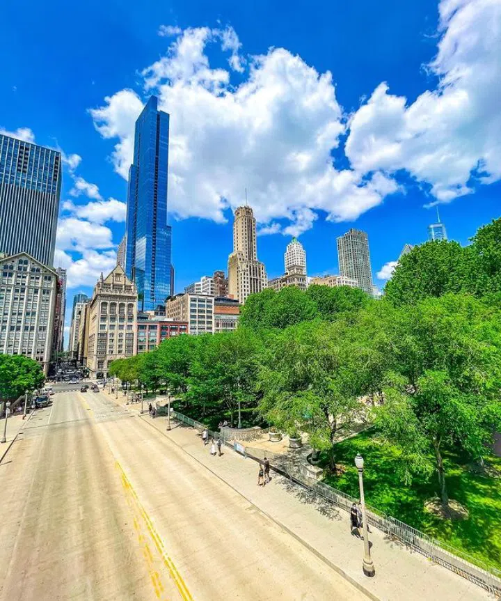 Nichols Bridgeway, Chicago