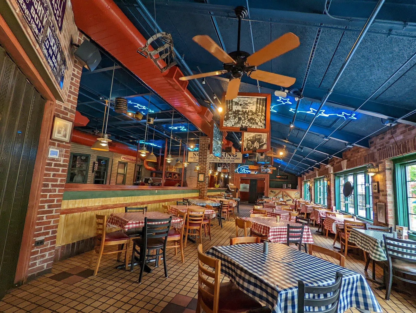 Portillo's (Clark & Ontario, River North), Chicago