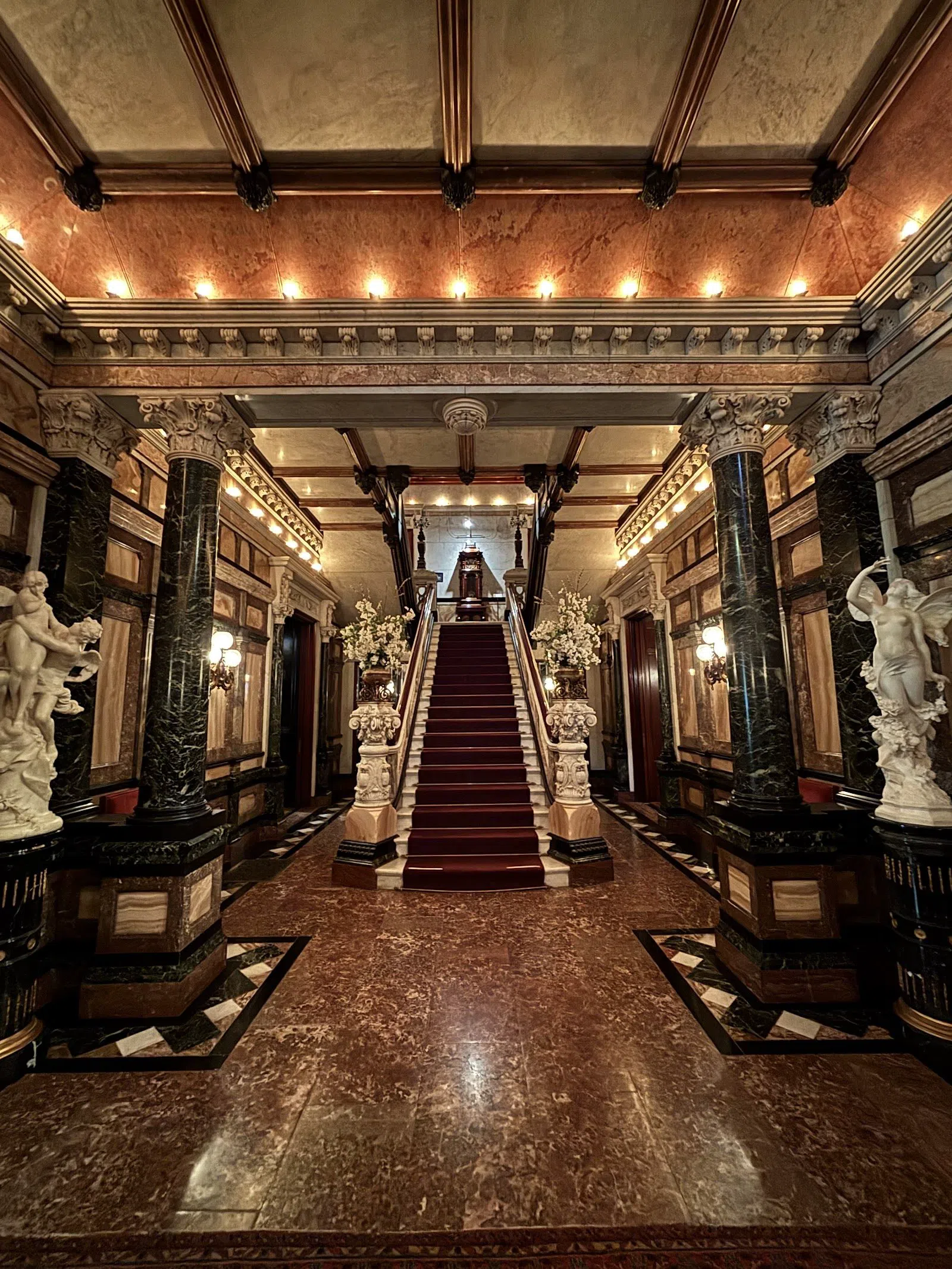 Richard H. Driehaus Museum, Chicago
